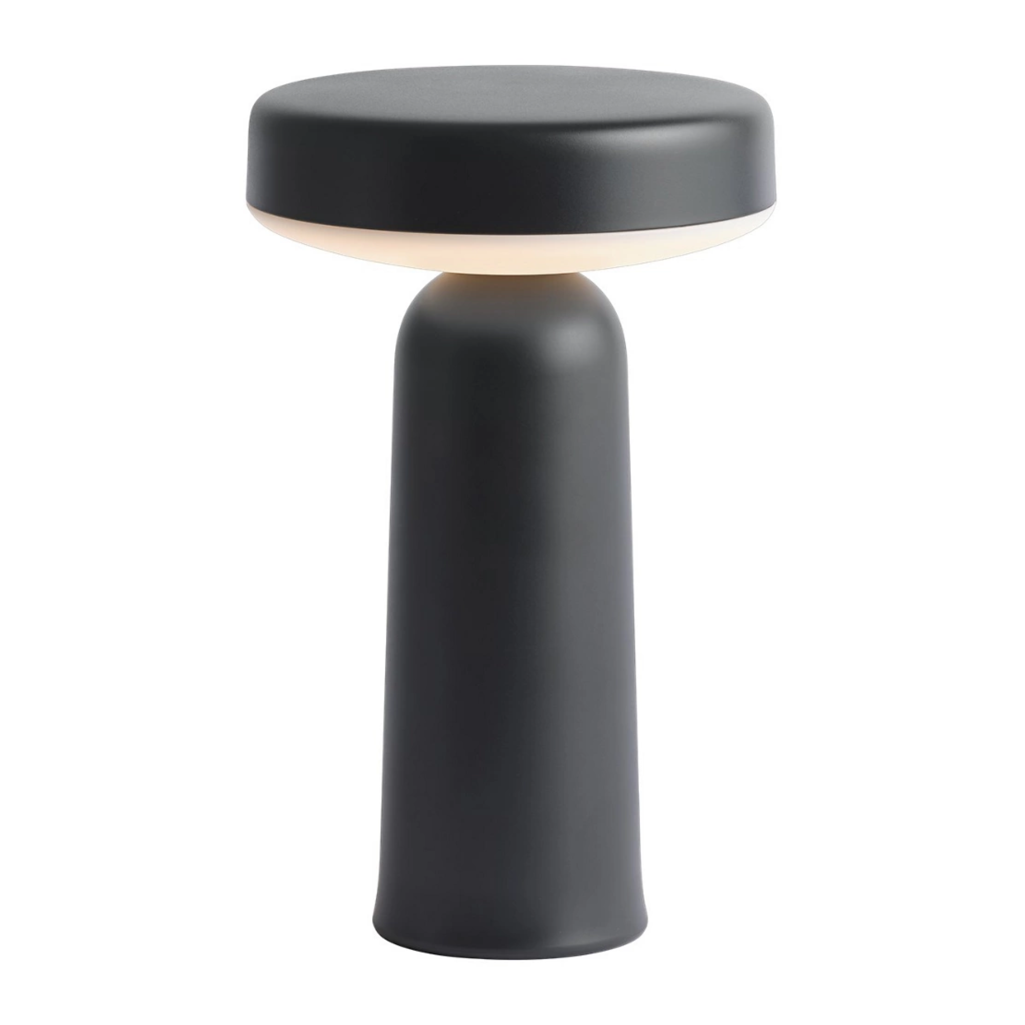 The black Ease Cordless Lamp from Muuto.